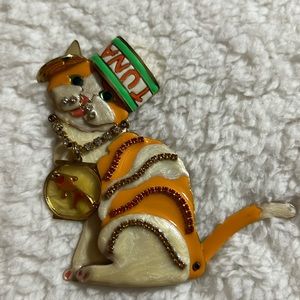 Cat brooch